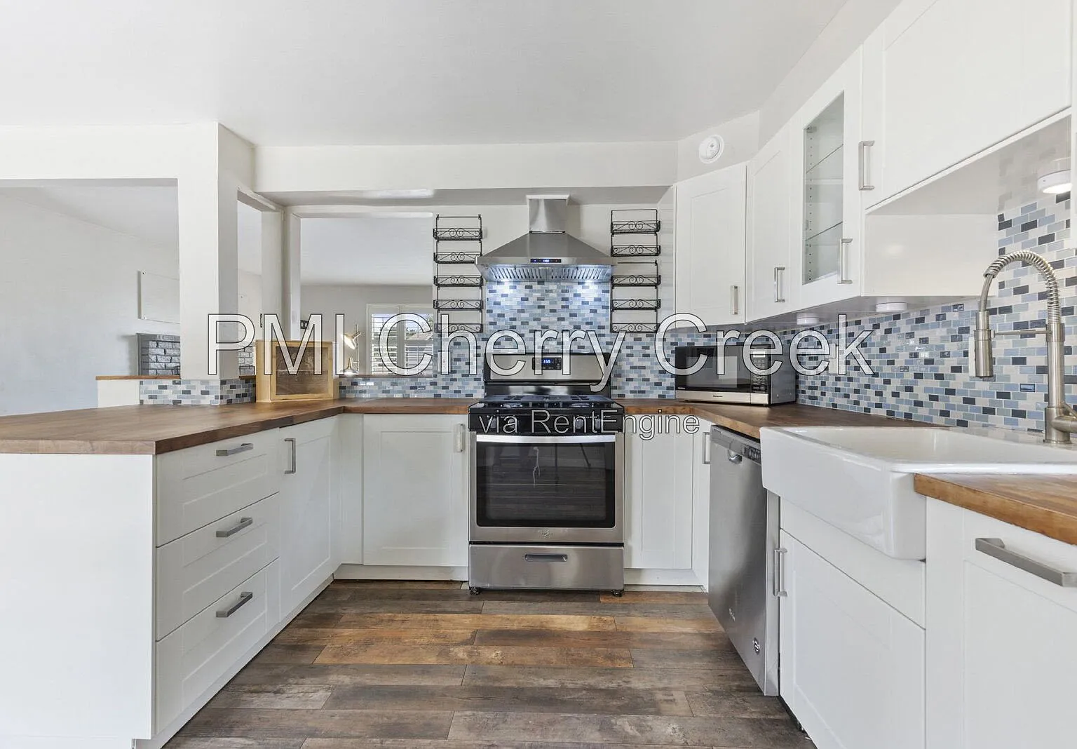 4 bed, 2.5 bath, 1878 sqft, $2,950 — Photo 2