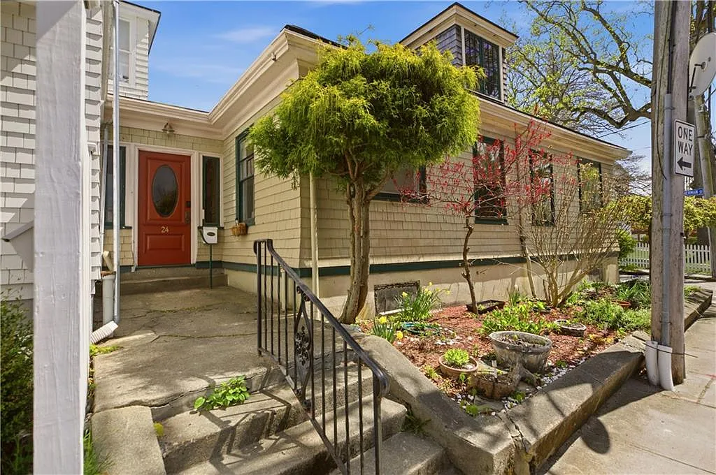 4 bed, 3.0 bath, 2522 sqft, $4,500 — Photo 3