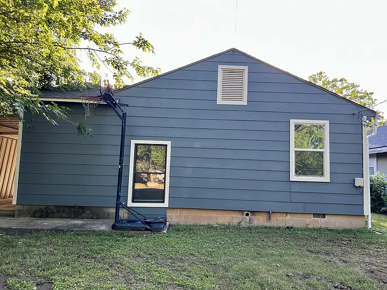 107 N Gillette Ave — Photo 40