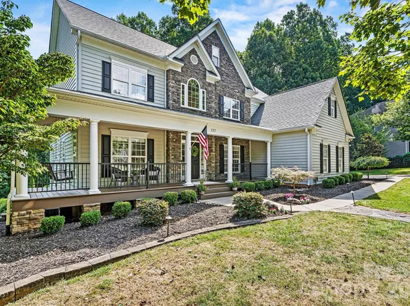 127 Egrets Walk Pl, Mooresville, NC 28117