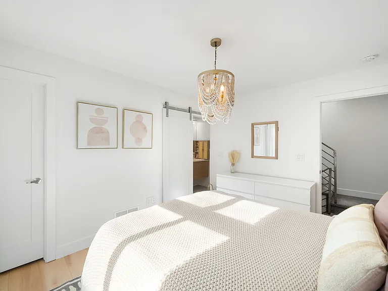 Master with walk-in closet