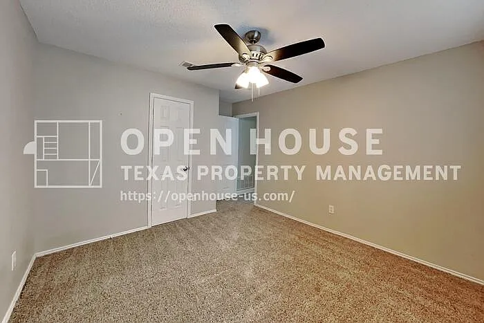 1022 Halifax Ln — Photo 15