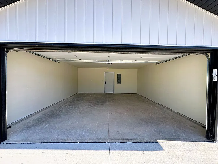 1201-1203 Atrium Ct — Photo 29