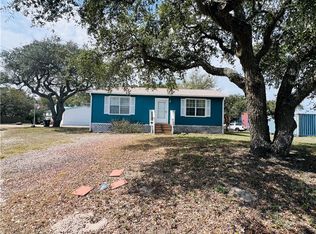 809 N 10th St, Fulton, TX 78358