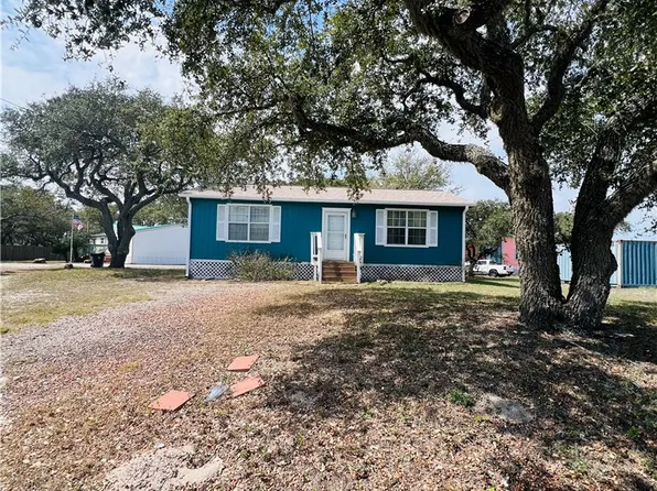 809 N 10th St, Fulton, TX 78358