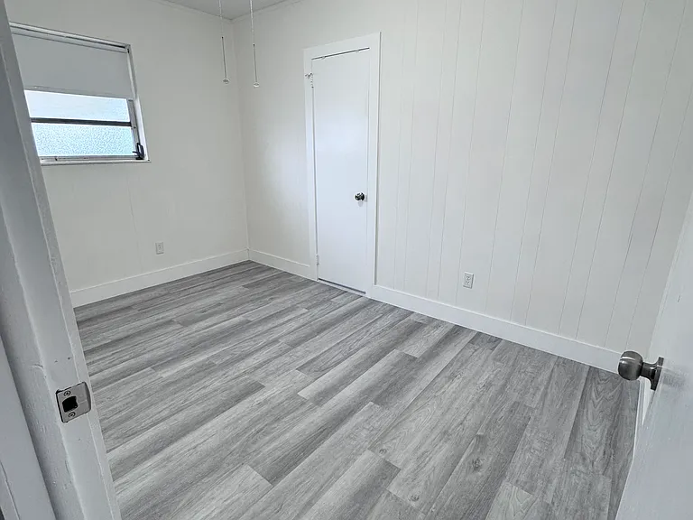 1030 Superior St #2 — Photo 4