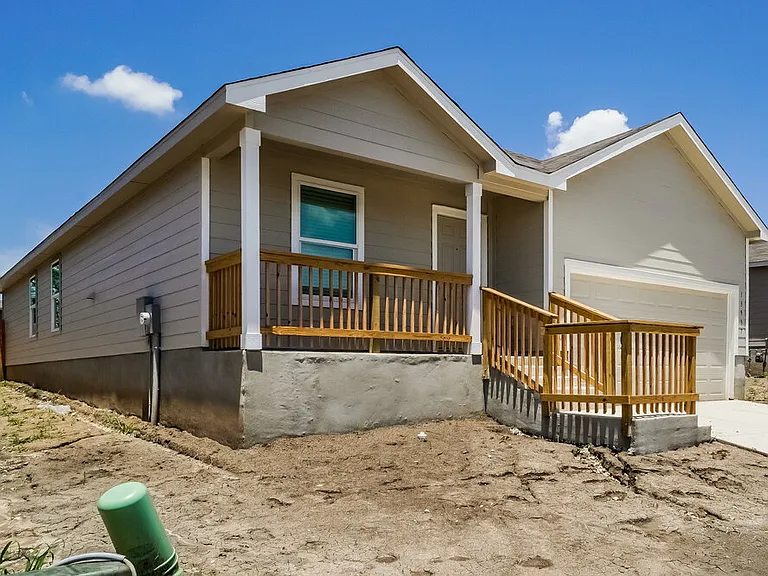 13937 Reservoir Dr — Photo 3