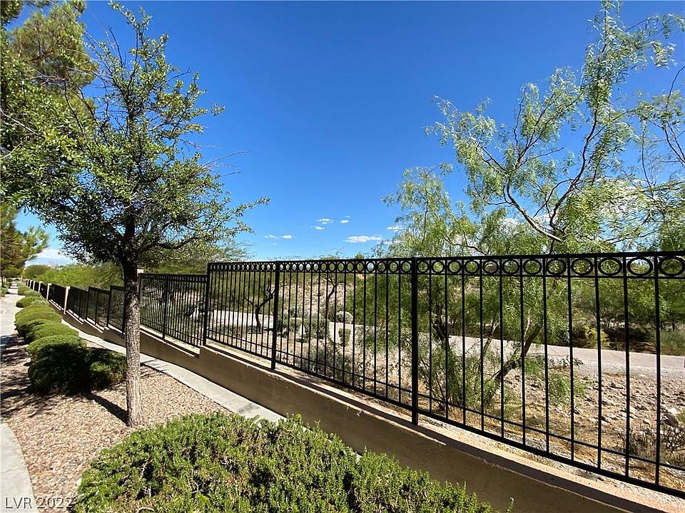 1st image of 1901 Villa Palms Ct Unit 204