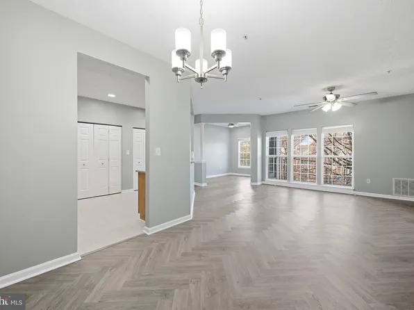 2402 Chestnut Terrace Ct Unit 202, Odenton, MD 21113