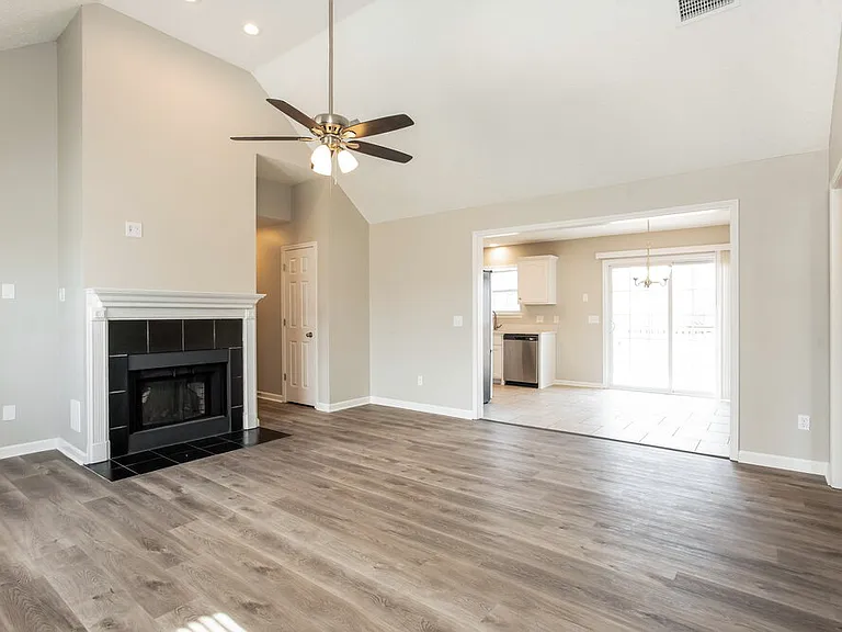 517 Hackney Dr — Photo 3