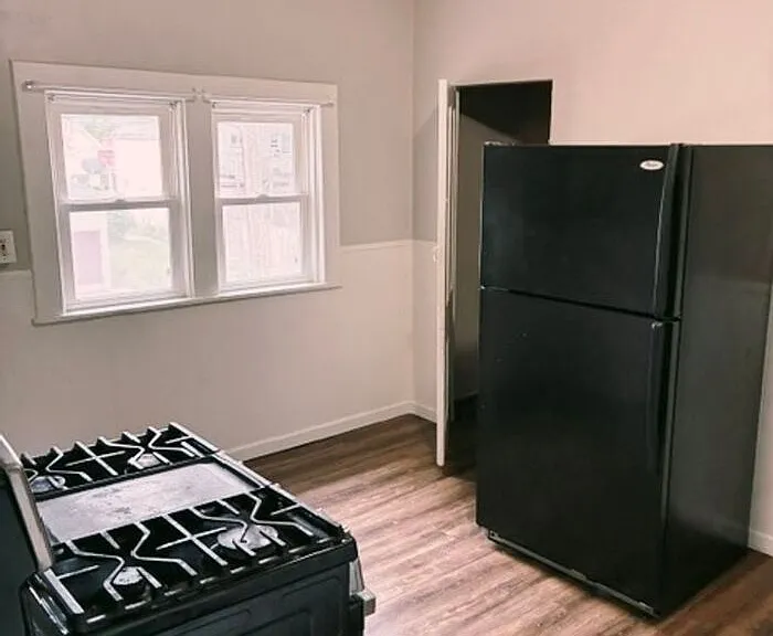 417 Fremont Ave NW #2 — Photo 2