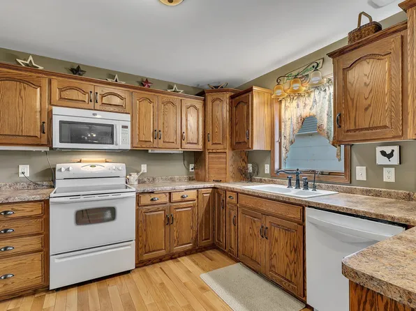 745 2nd St N, Brownton, MN 55312