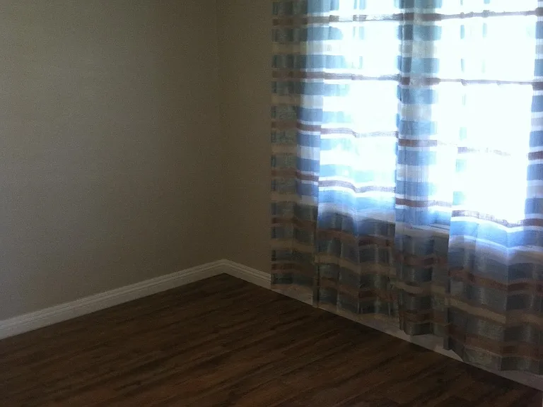 1348 W 22nd St — Photo 3