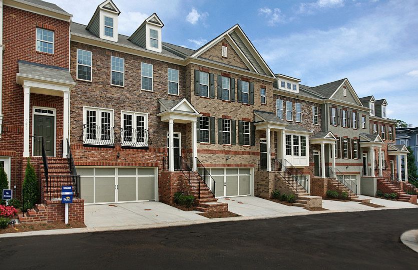 Chadsworth Devereaux streetscape