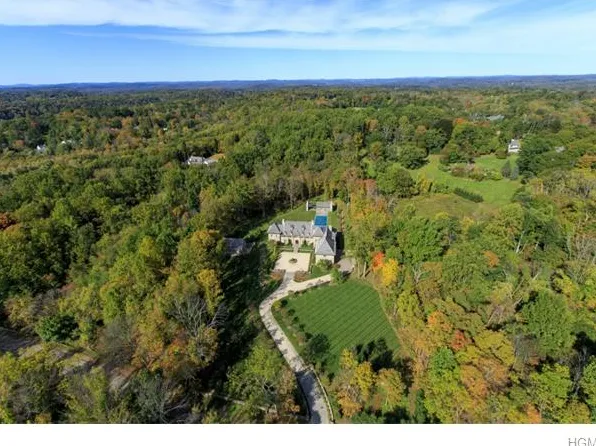 72 Guard Hill Rd, Bedford Hills, NY 10507