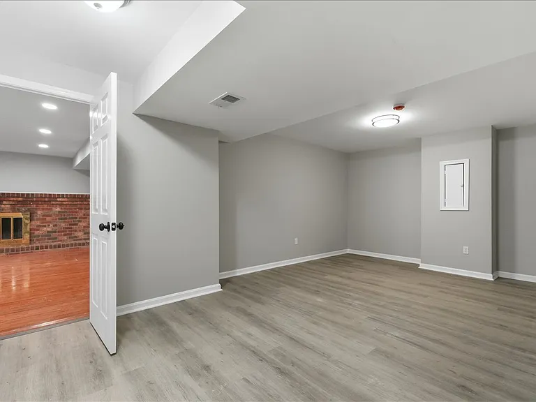 9200 Pebble Ct — Photo 42