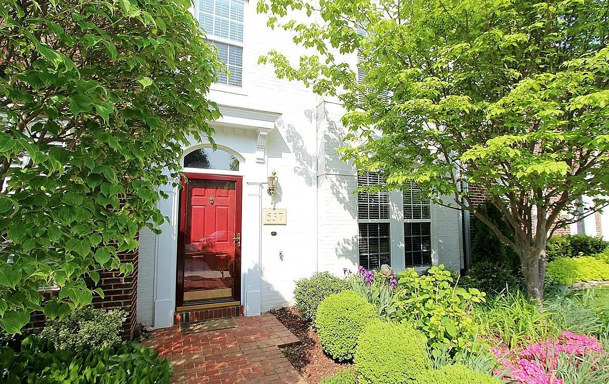 4 bed, 2536 sqft, $3,890 — Photo 1