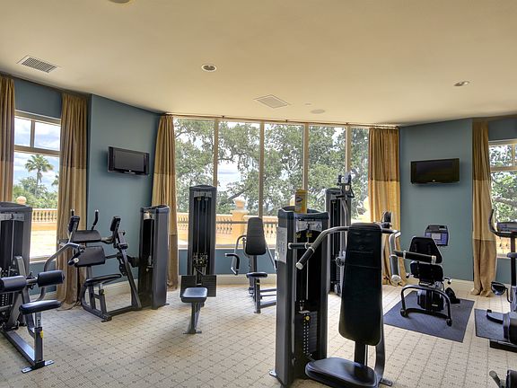4th image of 4201 Bayshore Blvd Unit 1402