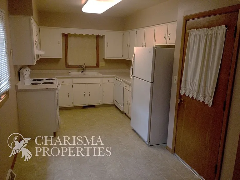 3004 S West Ave — Photo 11