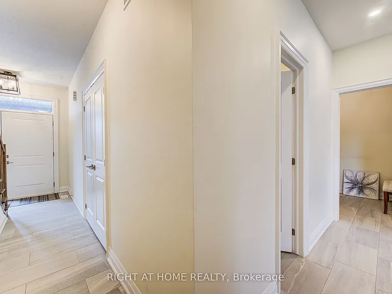 138 Woodberry Cres — Photo 9
