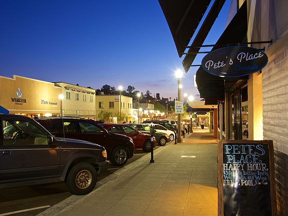 4th image of 4416 Palm Ave #10