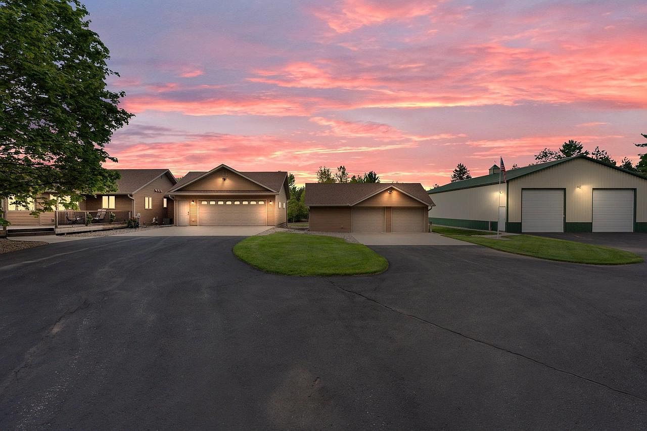 Meadow Road 牧草地の道 The Meadow at Boxerwood: a natural burial
