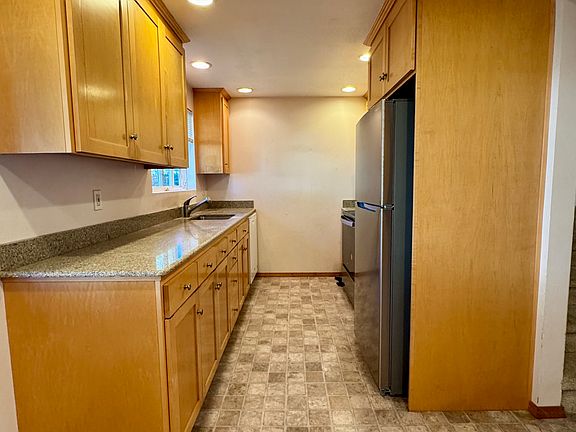 2nd image of 1234 169th Ave NE