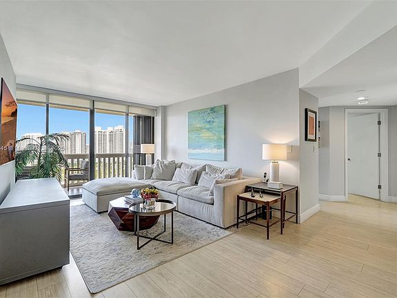 2nd image of 1000 Island Blvd #1805