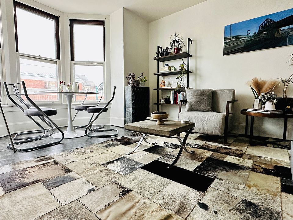 1st image of 6 W Chestnut St #6