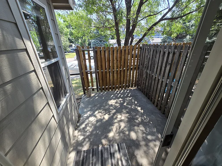 1637 Westbridge Dr #E3 — Photo 9