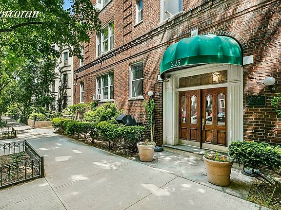 4th image of 225 Park Pl APT 3H