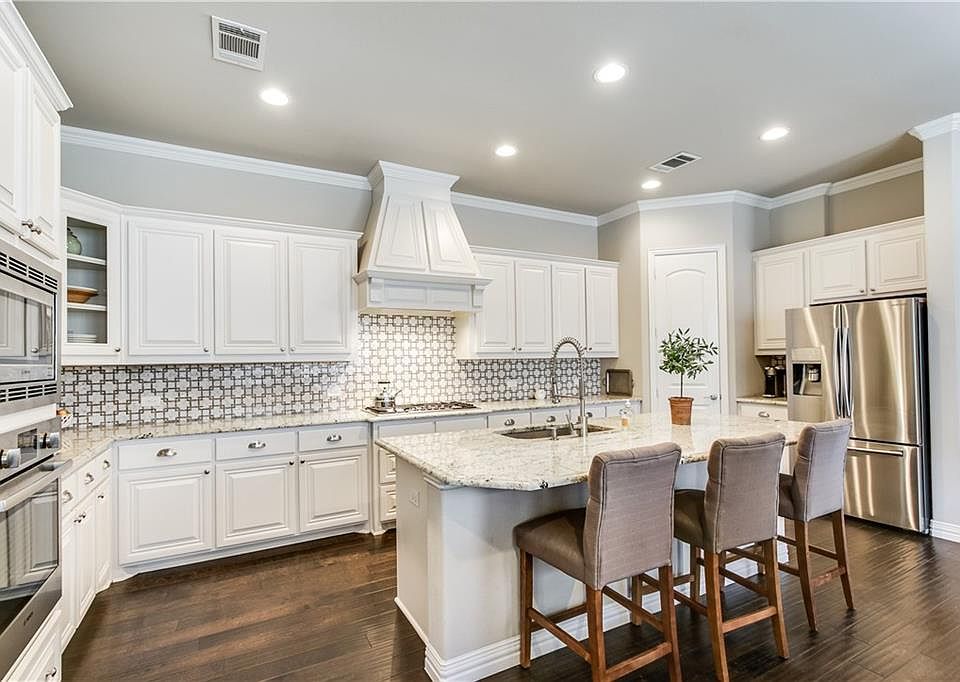 1st image of 1120 Chapel Hill Ct