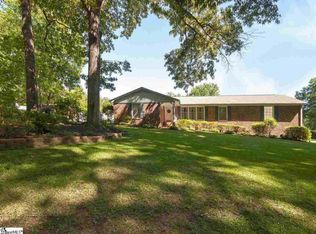 115 Edgewood Dr, Laurens, SC 29360