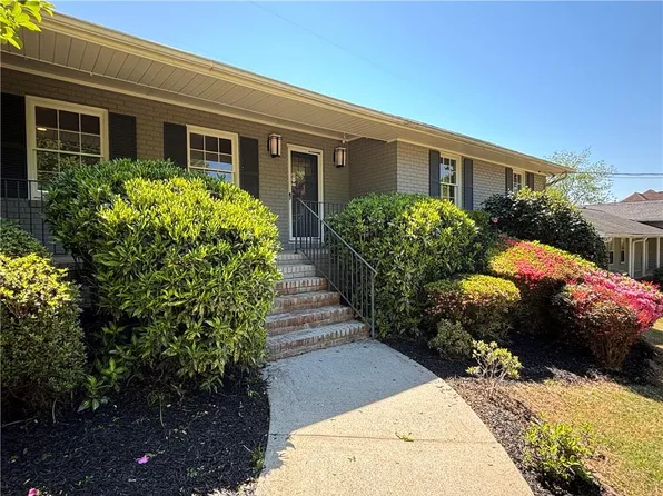 2471 Kingsland Dr, Dunwoody, GA 30360