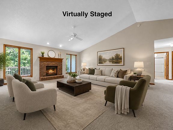 3rd image of 2822 Oak Crest Ct NW