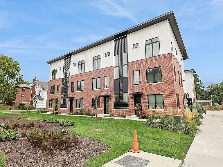 4824 Ingersoll Ave #4824 — Photo 3