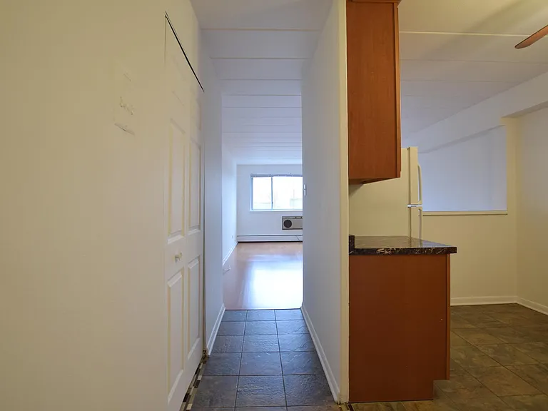 5900 N Sheridan Road — Photo 6