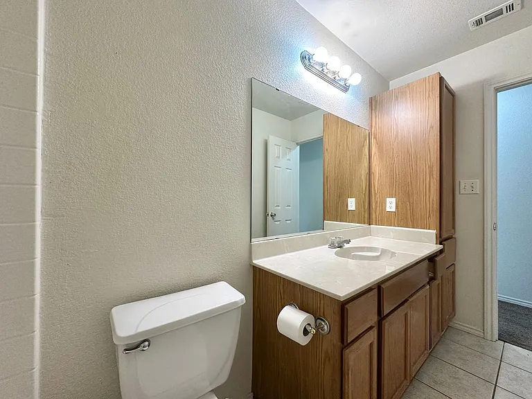 5003 John David Dr — Photo 12