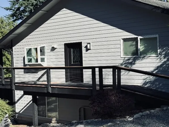 4444 Crestmont Pl, Clinton, WA 98236