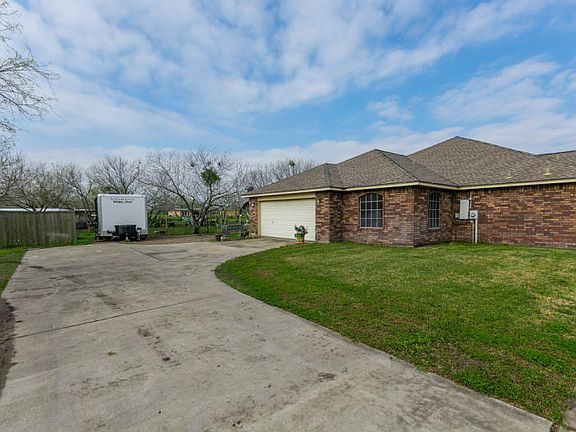 3rd image of 5833 Grand Lake Cir