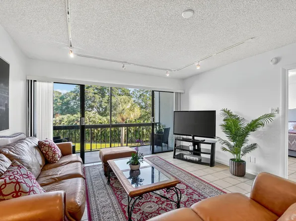 2500 Presidential Way #302, West Palm Beach, FL 33401