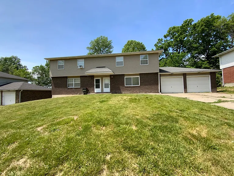 409-411 Brewer Dr — Photo 5
