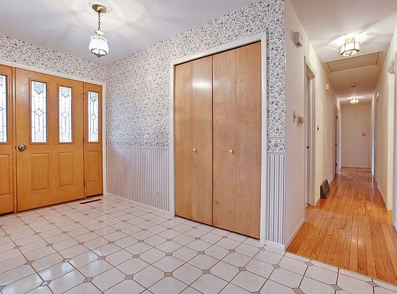 4th image of 15287 W Clover Ln