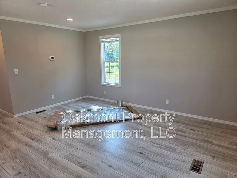223 Plum Dr — Photo 3