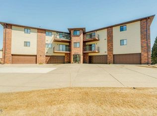 3305 Montreal St APT 304, Bismarck, ND 58503
