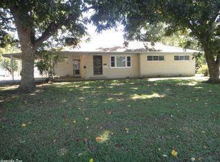 906 N 4th St, Augusta, AR 72006