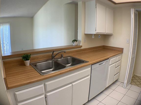 5th image of 9414 Twin Trails Dr