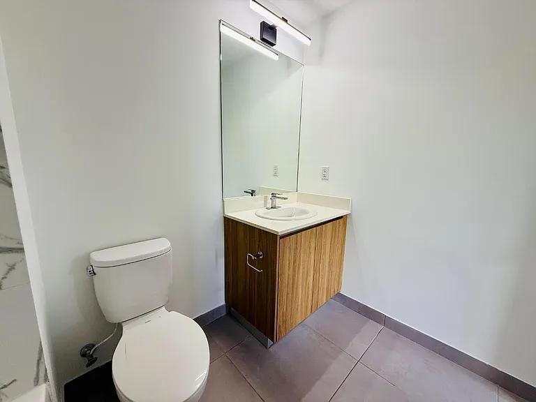 Unit Photo