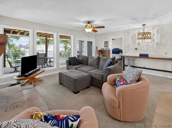 1271 Buckingham Dr Unit 4, Camdenton, MO 65020
