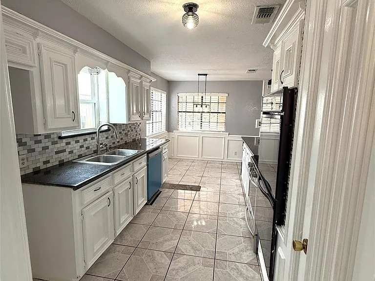 11611 Stone Bridge Dr — Photo 14